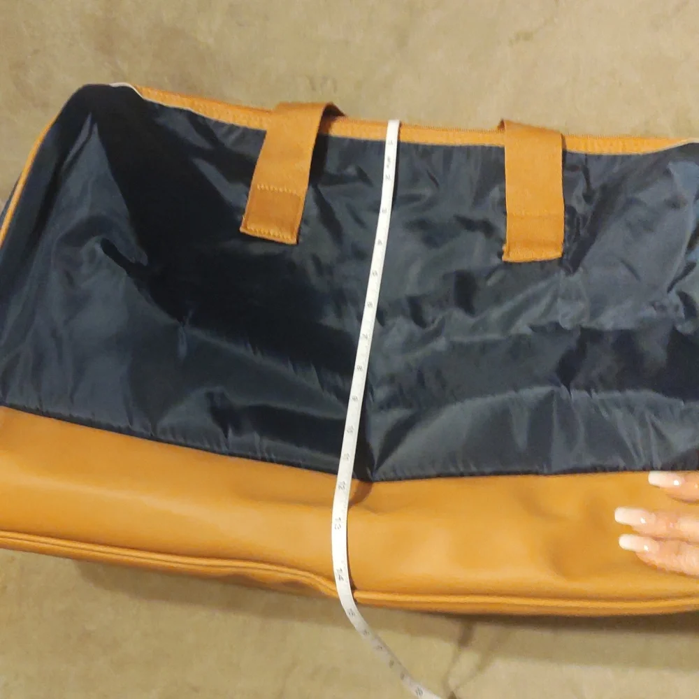 SALE!🔥 NWT! Travel Large Duffle Bag Weekender/Gym Bag Bottom Zip Compartment